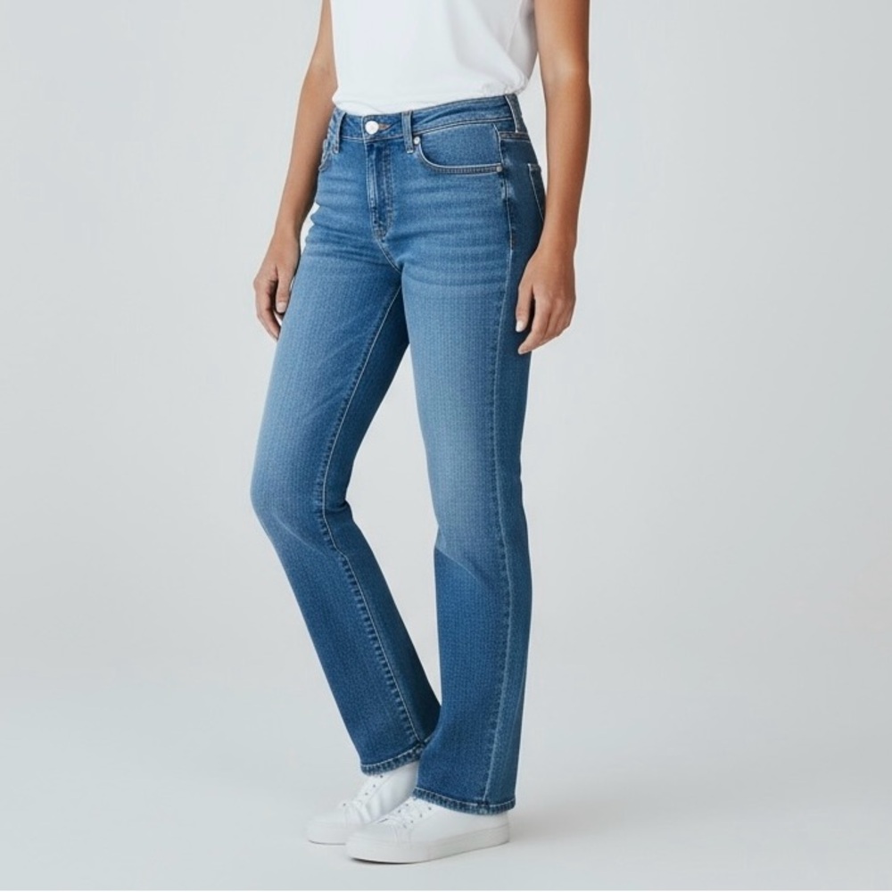 Wrangler Straight Leg Jeans Women’s 12P Mid Rise Blue Denim Medium Wash NWT